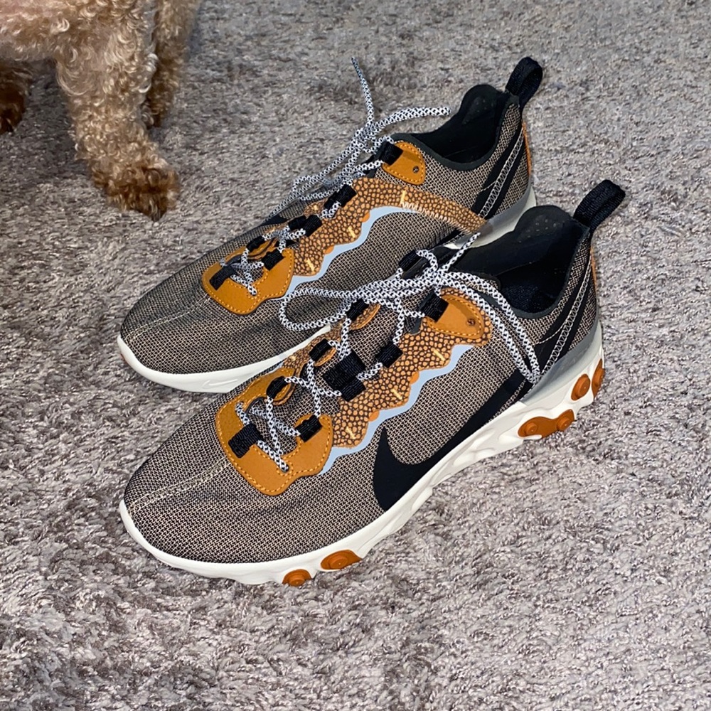 NIKE REACT ELEMENT 55 SE SNEAKER